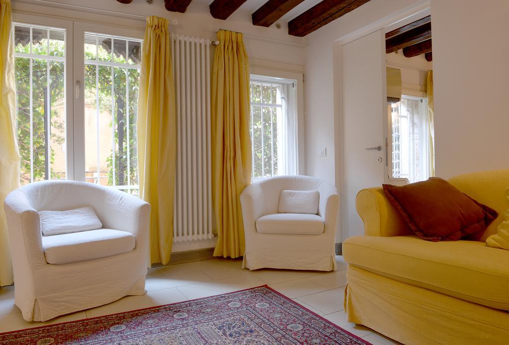 Appartamento San Beneto Design Studio *